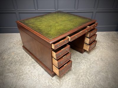 Large Victorian Mahogany Partners Desk - Image 4