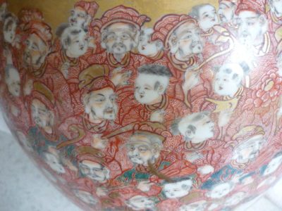 Pair of Japanese "1000" faces Vases. - Image 11