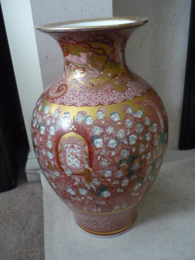 Pair of Japanese "1000" faces Vases. - Image 3