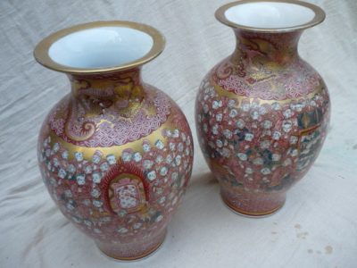 Pair of Japanese "1000" faces Vases. - Image 2