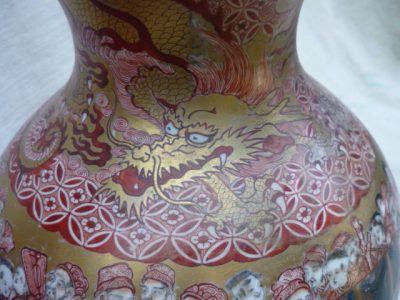Pair of Japanese "1000" faces Vases. - Image 6