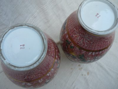 Pair of Japanese "1000" faces Vases. - Image 8