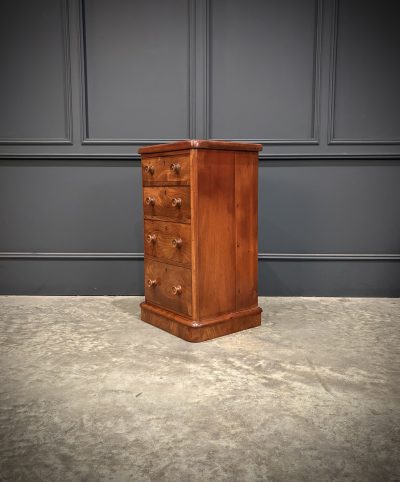 Pair of Victorian Mahogany Bedside Chests - Image 14