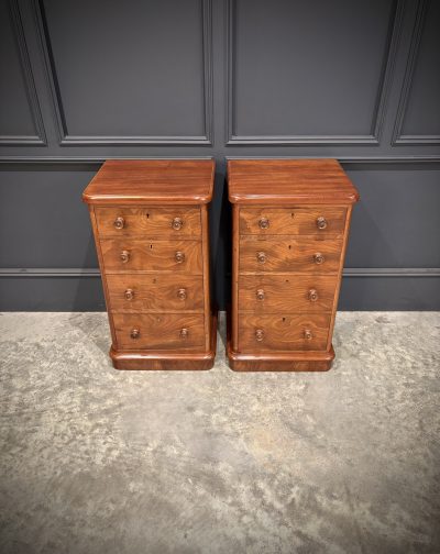 Pair of Victorian Mahogany Bedside Chests - Image 4