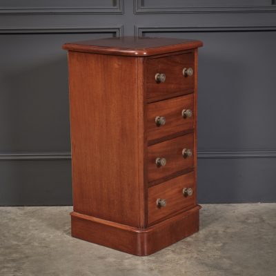Pair of Victorian Mahogany Bedside Chests - Image 4