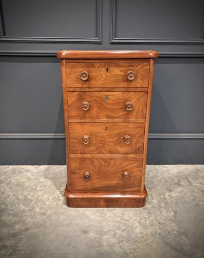 Pair of Victorian Mahogany Bedside Chests - Image 8