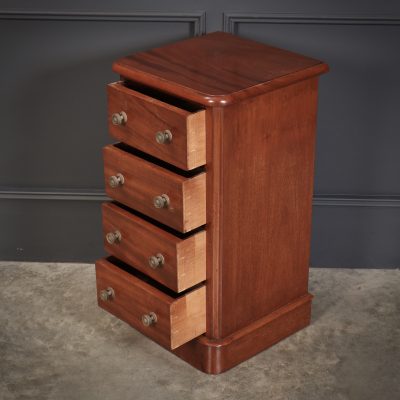Pair of Victorian Mahogany Bedside Chests - Image 8
