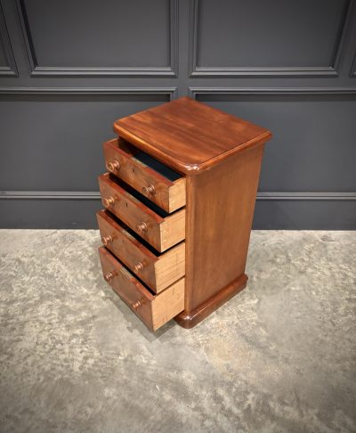 Pair of Victorian Mahogany Bedside Chests - Image 11