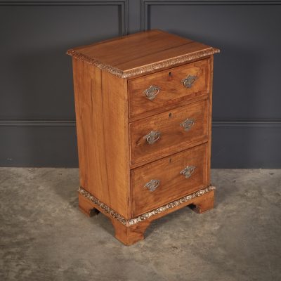 Pair of Walnut Bedside Chests - Image 6
