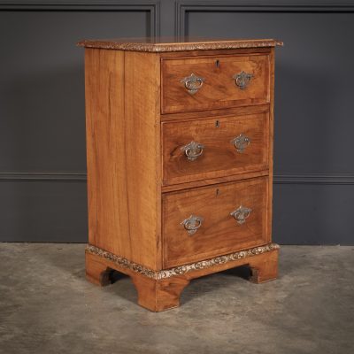 Pair of Walnut Bedside Chests - Image 7