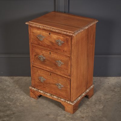 Pair of Walnut Bedside Chests - Image 11