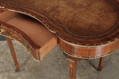 Exceptional Quality Rosewood & Coromandel Kidney Shaped Writing Table - Image 19