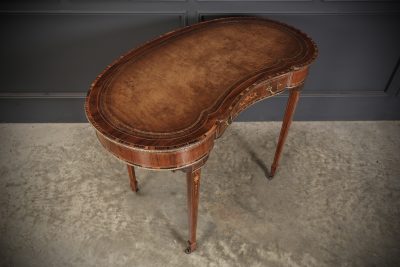 Exceptional Quality Rosewood & Coromandel Kidney Shaped Writing Table - Image 4