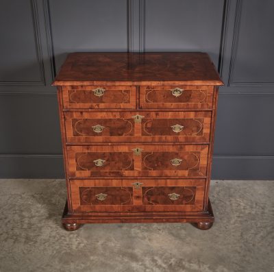 William & Mary Oyster Veneered Chest of Drawers - Image 5
