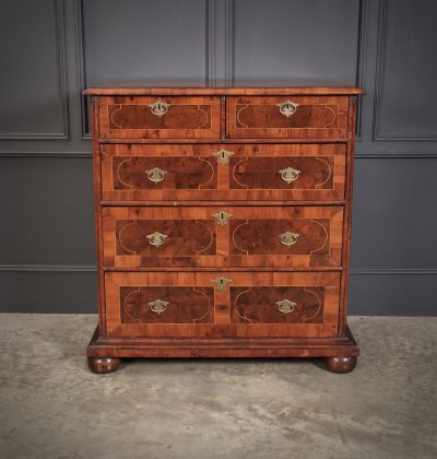 William & Mary Oyster Veneered Chest of Drawers - Image 9