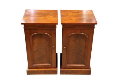 A Pair of Early 19th Century Mahogany Bedside Cabinets (Adapted) - Image 2
