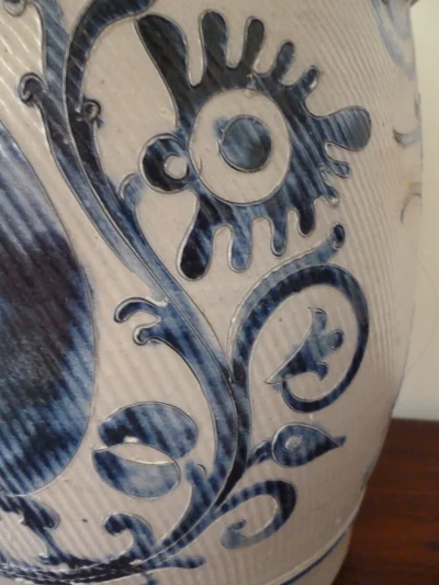 Large Antique 18th Century Westerwald Storage Jar Decorated with Bird and Deer - Image 10