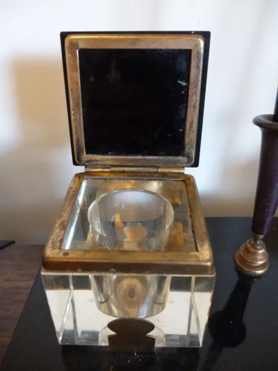 Art Deco Black Glass Desk Stand with Inkwells and Original Pens - Image 11