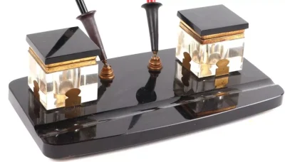 Art Deco Black Glass Desk Stand with Inkwells and Original Pens - Image 3