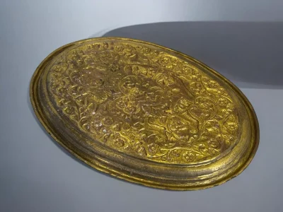 Antique Persian Gilded Copper Tray with Repousse Animal Decoration - Image 3