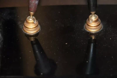 Art Deco Black Glass Desk Stand with Inkwells and Original Pens - Image 9