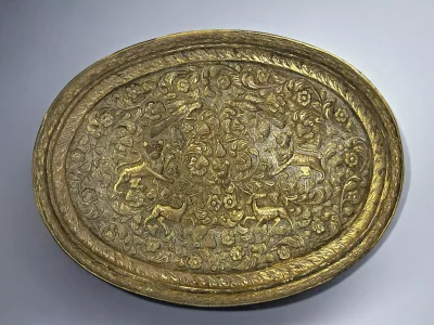 Antique Persian Gilded Copper Tray with Repousse Animal Decoration - Image 9