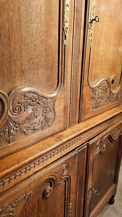 Decorative Oak Buffet Deux Corps - Image 10