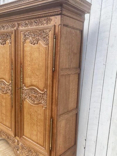 French 19th century Oak Decorative Cupboard - Image 6
