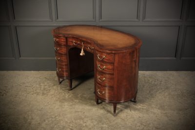Edwardian Mahogany Kidney Shaped Desk - Image 10
