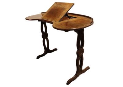 Good Mid 19th Century Mahogany Kidney-Shaped Library Table with Reading Slope, circa 1840 - Image 4