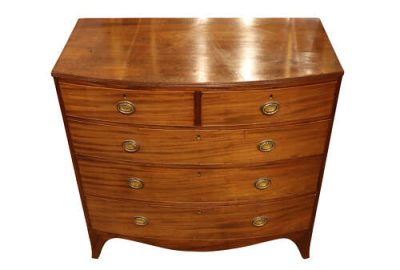 Mahogany Bowfronted Chest of Drawers - Image 3