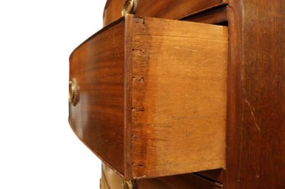 Mahogany Bowfronted Chest of Drawers - Image 5