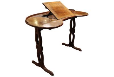 Mid-19th Century Mahogany Kidney-Shaped Writing Table with Reading Slope – c.1840/50 - Image 2